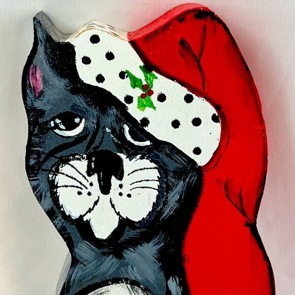 HAND PAINTED VINTAGE WOODEN  
CHRISTMAS CAT IN STOCKING HAT USA MADE - Picture 3 of 9
